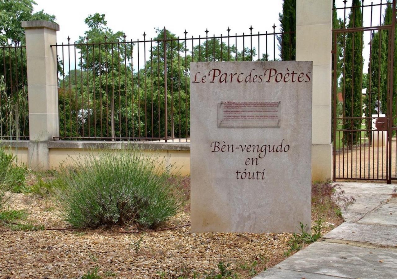 Agréable maison de ville Eyragues Exterior foto