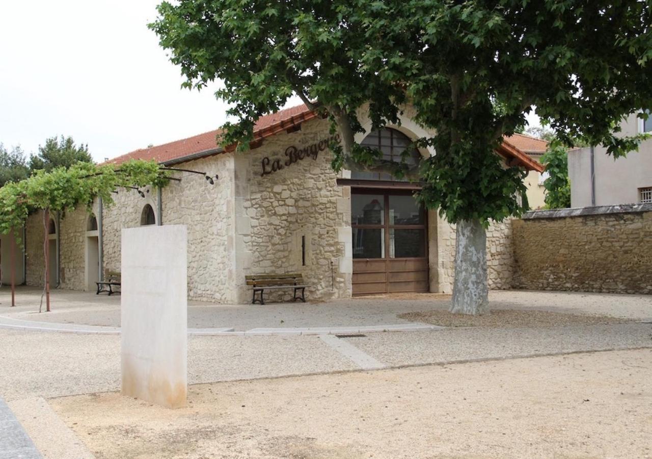 Agréable maison de ville Eyragues Exterior foto